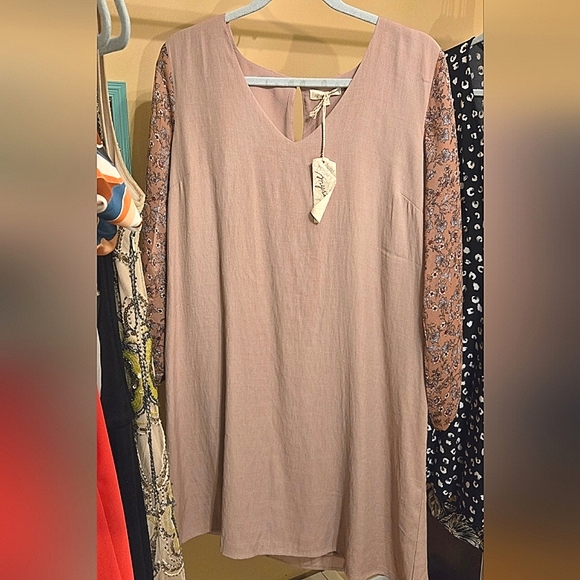 Mystree NWT. Size Med. Floral Dusty Viplet - Picture 3 of 7